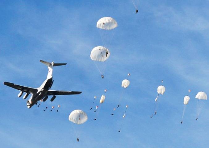 Russian paratroopers executed in Belarus dropping with shooting in the air